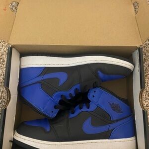 Jordan Kids Sneakers in Black and Blue